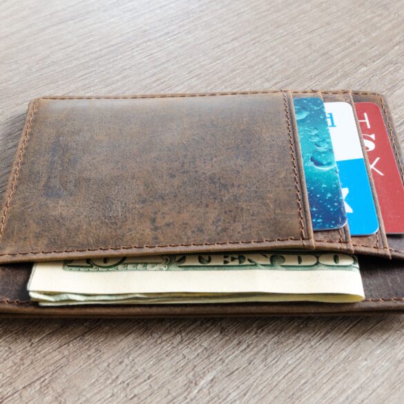 Pros and Cons of using Cash or Credit